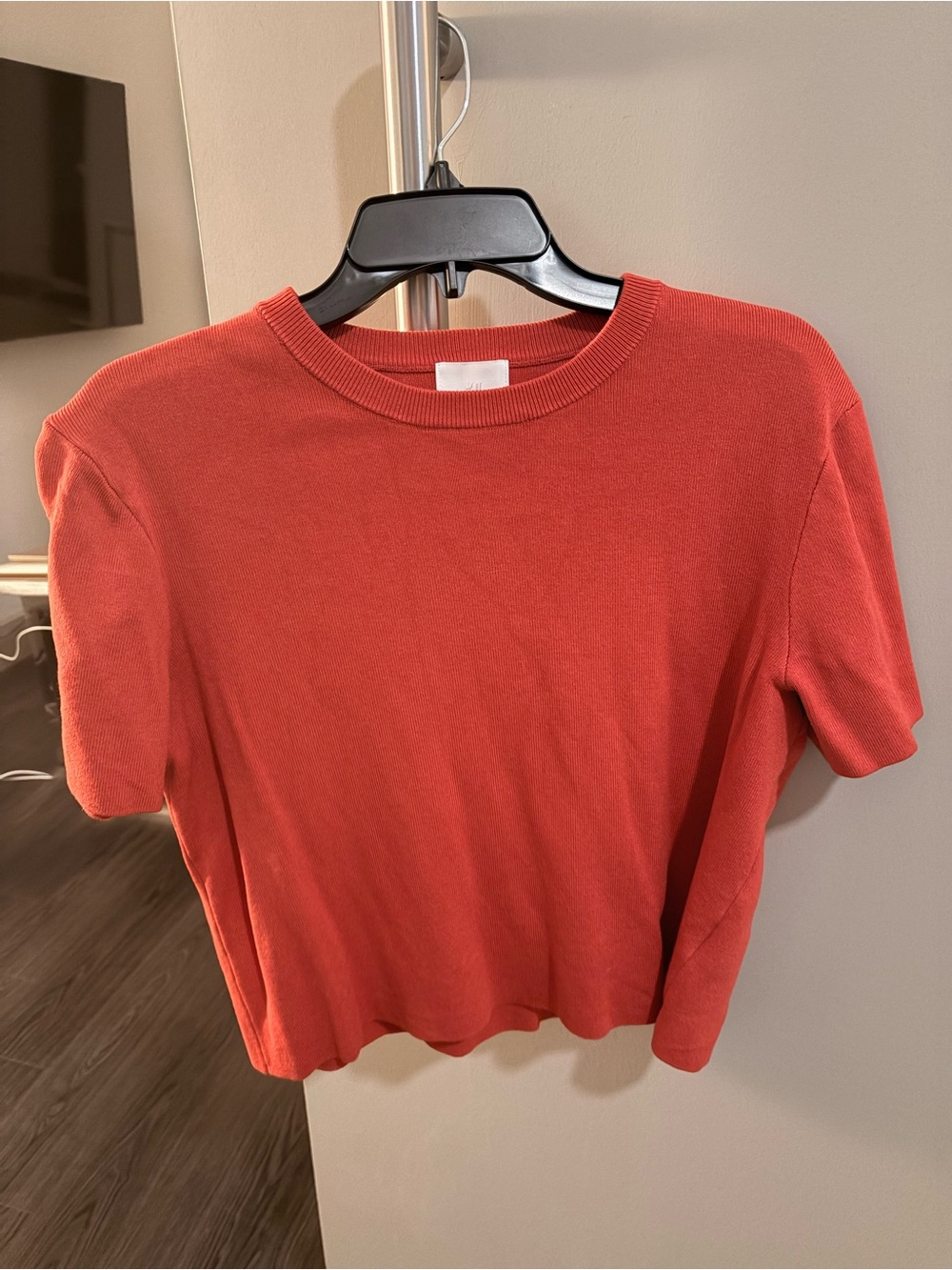 Women's Classic Crewneck Short-Sleeve Red Knit Top